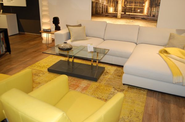 Sofa und Sessel gelb